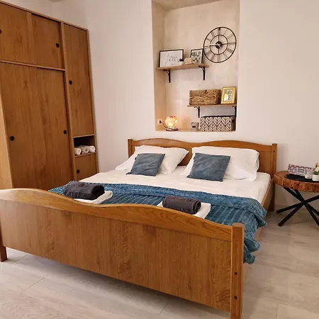 And Zora アパート Kampor