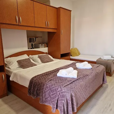 And Zora Apartment