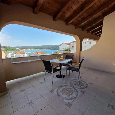 And Zora アパート