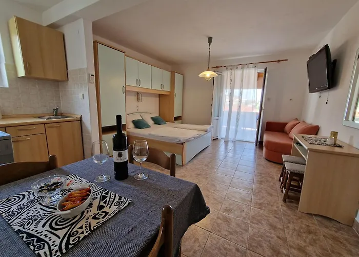 And Zora Apartment