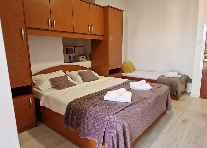 And Zora Apartment