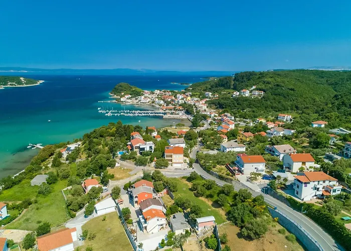 Apartment And Zora Kampor